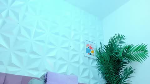 hellen     online show from January 18, 2025, 7:04 pm