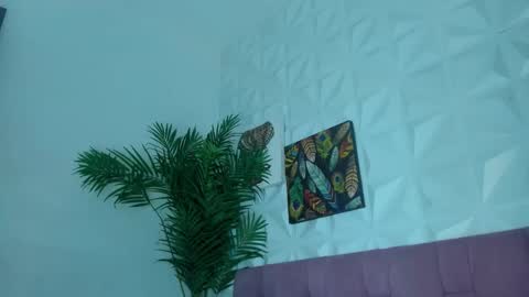 hellen     online show from February 4, 2026, 7:09 pm