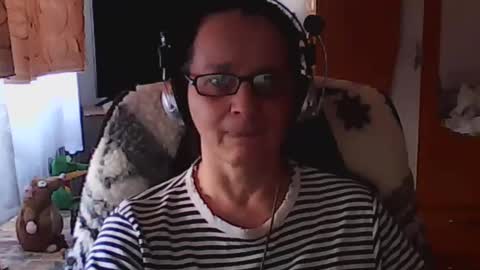 hellenmarie online show from January 14, 2025, 11:31 am