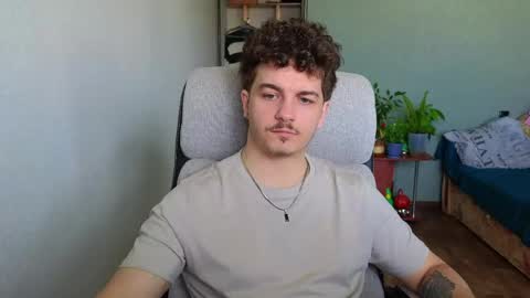 Snapshot of hellish_sugar chatting on April 29, 2026, 7:12 am Remy online show from April 29, 2026, 7:12 am