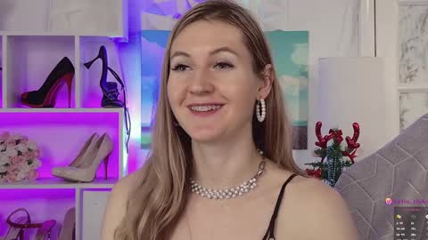 Alisia  Monday to Friday from 10 am to 4 pm GMT 2 online show from December 18, 2024, 11:34 am