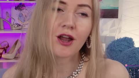 Alisia  Monday to Friday from 10 am to 4 pm GMT 2 online show from February 5, 2025, 11:12 am