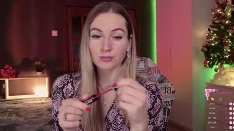 Snapshot of hello_lisha chatting on December 18, 2025, 8:20 am Alisia Monday to Friday from 10 am to 4 pm GMT 2 online show from December 18, 2025, 8:20 am