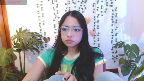 Snapshot of hellokitty_valery1 chatting on May 4, 2026, 1:23 am hellokitty_valery1 online show from May 4, 2026, 1:23 am