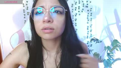 Snapshot of hellokitty_valery1 chatting on May 17, 2026, 12:30 am hellokitty_valery1 online show from May 17, 2026, 12:30 am