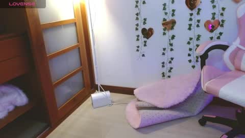 Snapshot of hellokitty_valery1 chatting on May 20, 2026, 1:34 am hellokitty_valery1 online show from May 20, 2026, 1:34 am