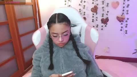Snapshot of hellokitty_valery1 chatting on June 8, 2026, 3:29 am hellokitty_valery1 online show from June 8, 2026, 3:29 am