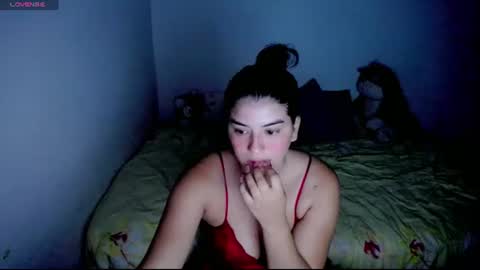 helloo_kityy25 online show from July 19, 2026, 3:43 am