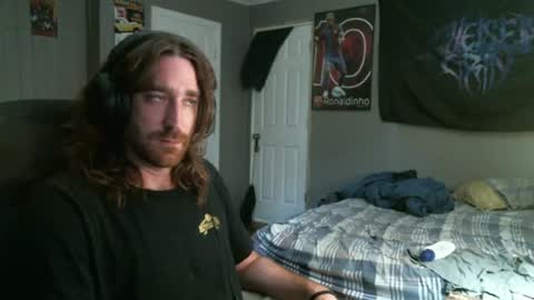 Snapshot of hellothereimcoolyo chatting on July 5, 2026, 9:44 pm longhairbeardedguy online show from July 5, 2026, 9:44 pm