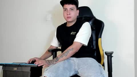 Star and Andy online show from November 16, 2025, 8:42 am