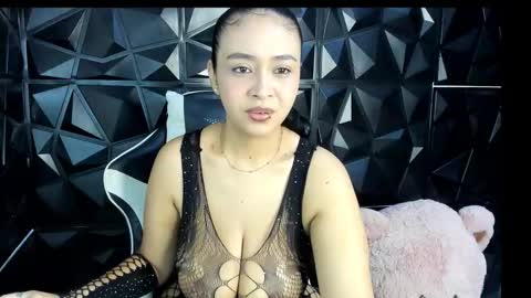 heluehorny13 online show from January 12, 2026, 3:50 pm