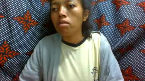 Snapshot of henitsaldy chatting on July 15, 2026, 3:28 pm henitsaldy online show from July 15, 2026, 3:28 pm