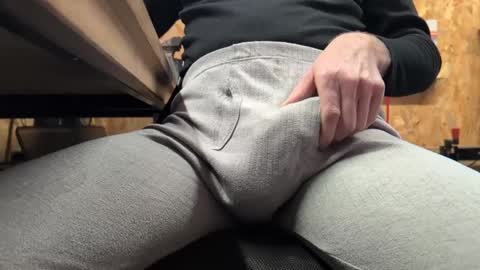 henkietien online show from January 18, 2025, 11:32 am