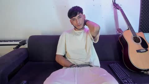 henrik_senn online show from December 23, 2024, 1:51 am