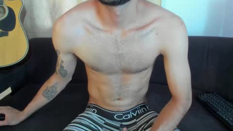 henrik_senn online show from September 18, 2025, 8:33 pm