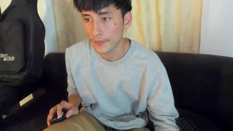 henrik_senn online show from October 12, 2025, 12:31 am