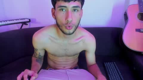 henrik_senn online show from November 11, 2025, 12:21 am