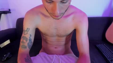 henrik_senn online show from January 5, 2026, 6:44 pm