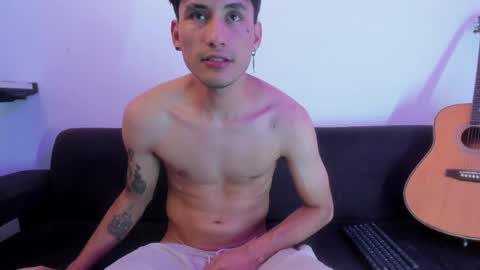 henrik_senn online show from April 4, 2026, 11:24 pm