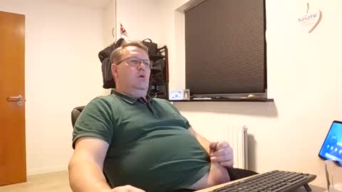 henrikrp1971 online show from February 6, 2025, 9:17 pm