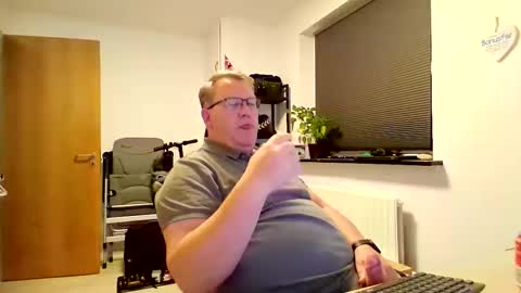 henrikrp1971 online show from December 2, 2025, 7:09 pm