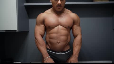 Snapshot of henrimusclee chatting on March 13, 2026, 11:00 pm Henri online show from March 13, 2026, 11:00 pm