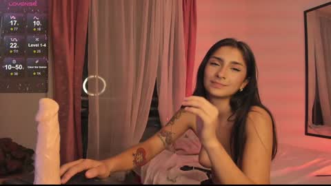 Snapshot of hera_069 chatting on December 2, 2024, 12:30 am Hello I am Valentina independent Colombian model I love sensuality and pleasure welcome online show from December 2, 2024, 12:30 am