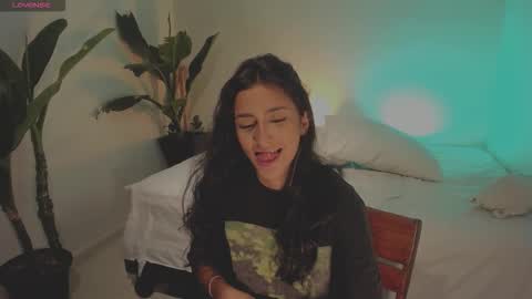 Snapshot of hera_069 chatting on November 25, 2025, 12:21 am Hello I am Valentina independent Colombian model I love sensuality and pleasure welcome online show from November 25, 2025, 12:21 am