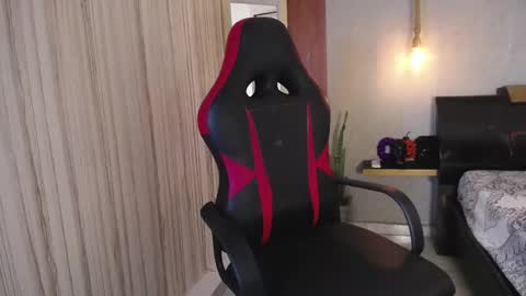 HERA online show from November 6, 2025, 9:37 pm