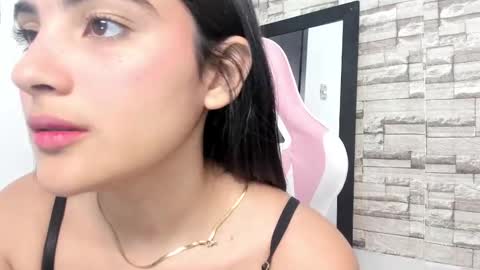 hera_elis online show from December 29, 2024, 7:32 pm