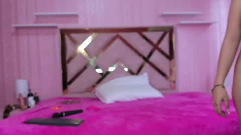 hera_elis online show from February 28, 2025, 7:35 pm