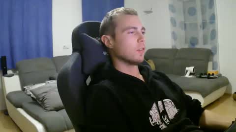 John Pearl online show from December 4, 2025, 8:17 pm