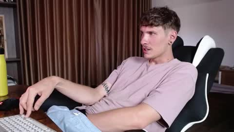 Gregblonde  Alextattoo online show from September 27, 2025, 2:05 am