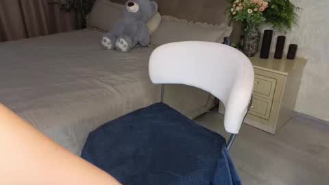 Maryana online show from December 3, 2025, 6:54 am