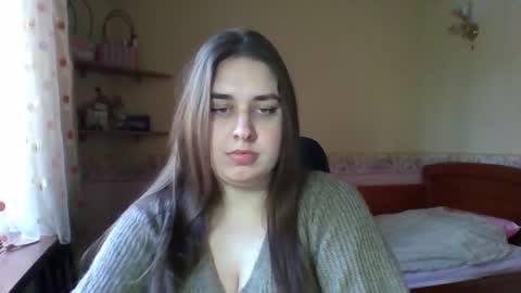 hess_luna_ online show from January 12, 2026, 9:25 am