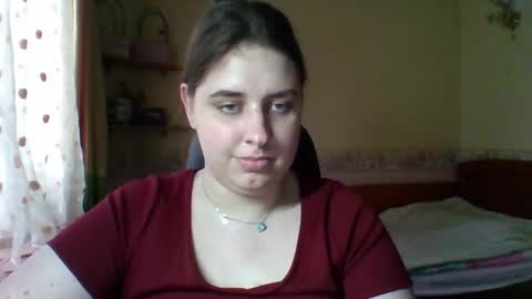 hess_luna_ online show from April 23, 2026, 12:29 pm