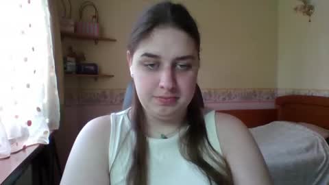 hess_luna_ online show from April 24, 2026, 9:01 am