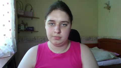 Snapshot of hess_luna_ chatting on June 4, 2026, 9:15 am hess_luna_ online show from June 4, 2026, 9:15 am
