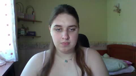 Snapshot of hess_luna_ chatting on June 5, 2026, 9:04 am hess_luna_ online show from June 5, 2026, 9:04 am