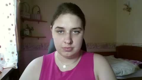 hess_luna_ online show from July 13, 2026, 9:01 am