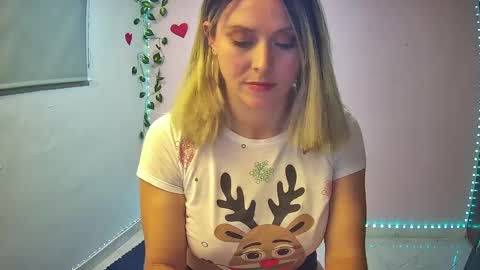 Hestesiaxx online show from December 19, 2024, 2:45 am