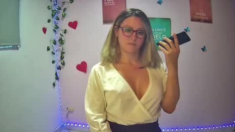 Hestesiaxx online show from January 15, 2025, 10:46 pm