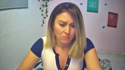 Hestesiaxx online show from February 19, 2026, 11:01 pm