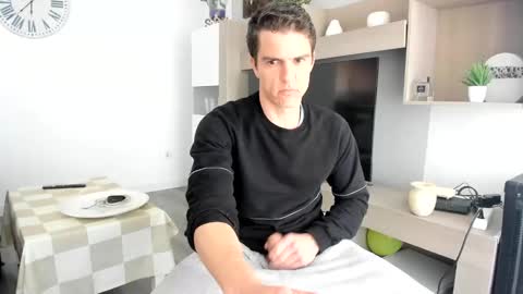 heterooli online show from February 7, 2025, 1:43 pm