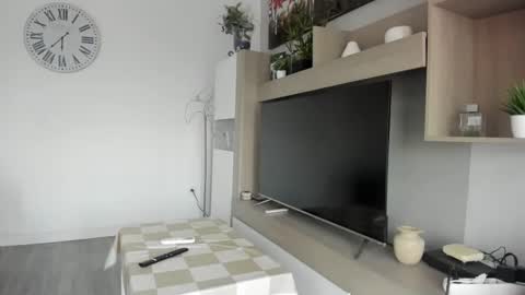 heterooli online show from February 15, 2025, 4:12 pm