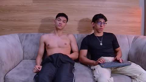 heteros men online show from April 20, 2026, 8:10 pm