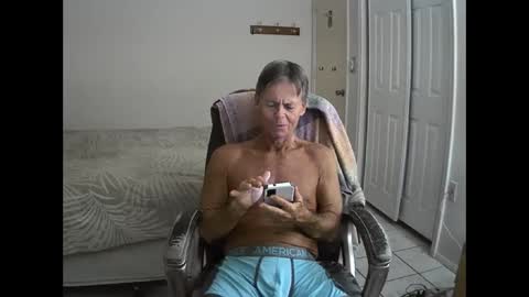 hewes1 online show from October 19, 2025, 11:38 pm