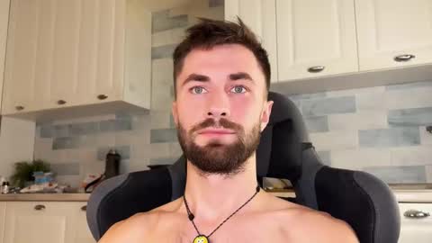 Arnold online show from November 15, 2025, 9:11 pm