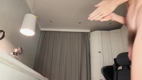 Arnold online show from November 19, 2025, 3:12 pm