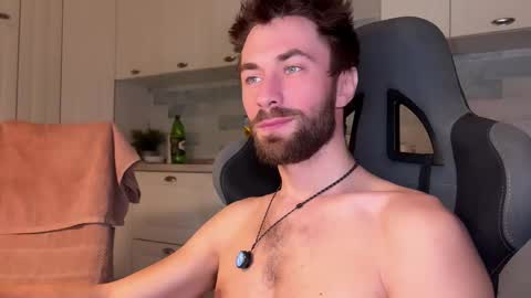 Arnold online show from February 8, 2026, 9:18 pm